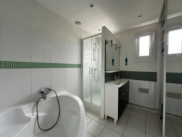 VIROFLAY - Maison de 5 pièces. et vaste garage €835 000 ** - Référence 709-C