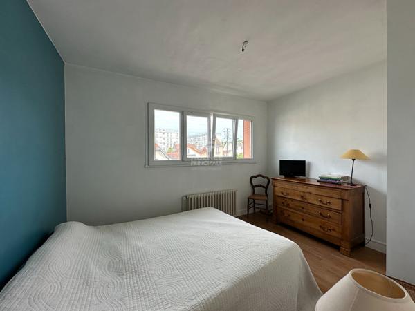 VIROFLAY - Maison de 5 pièces. et vaste garage €835 000 ** - Référence 709-C