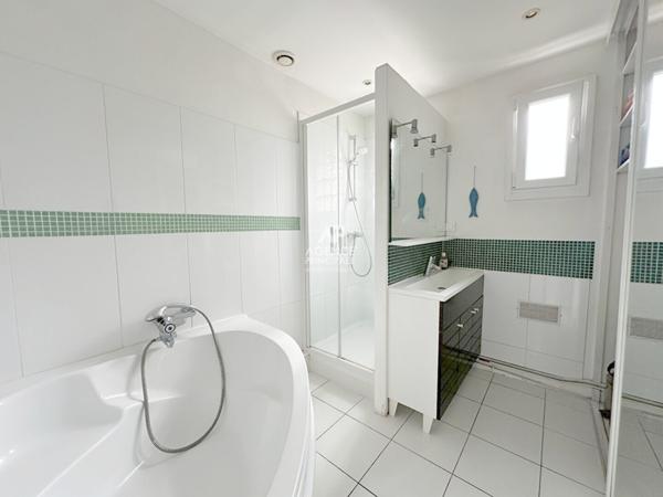 VIROFLAY - Maison de 5 pièces. et vaste garage €835 000 ** - Référence 709-C