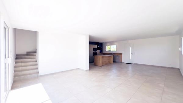 À vendre – Maison contemporaine T4 à étage de 111 m² avec terrasse et suite parentale