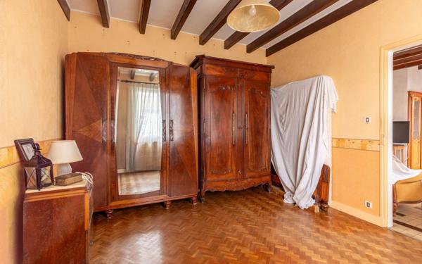 Maison à vendre    7 pièces •  Parentis-en-Born