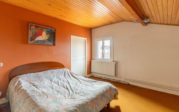 Maison à vendre    7 pièces •  Parentis-en-Born