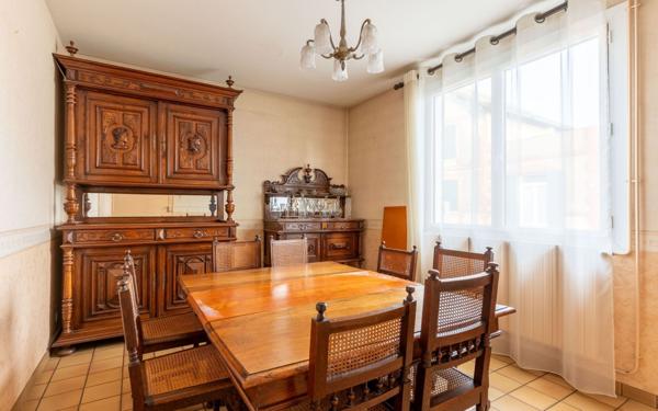 Maison à vendre    7 pièces •  Parentis-en-Born