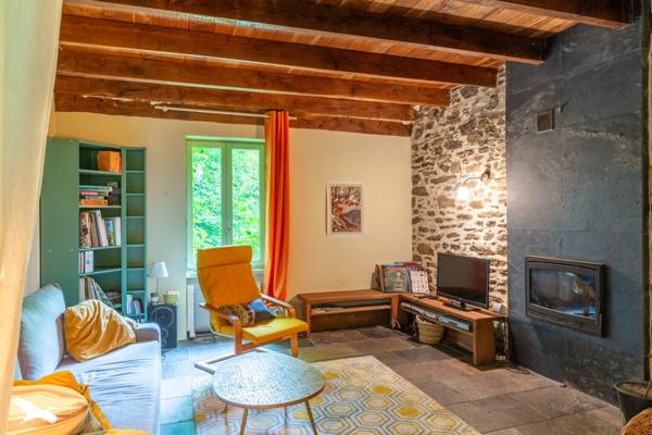 Maison à vendre 219 390 € Saint-Pardoux-Corbier 6 p 135 m² DPE E