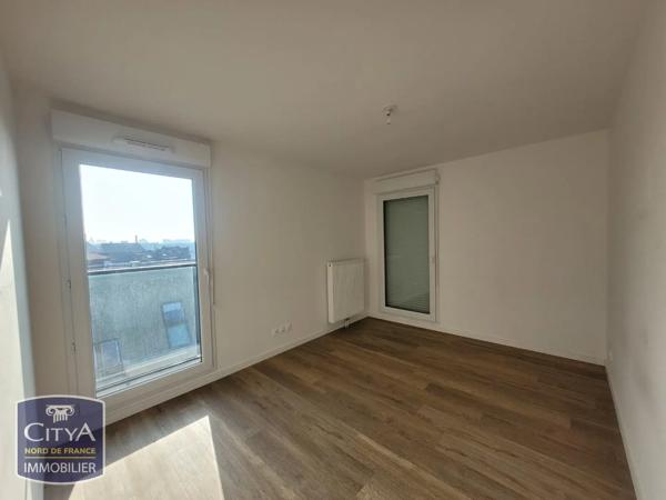 Appartement à louer 4 pièces 76.32m² Lille (59000)