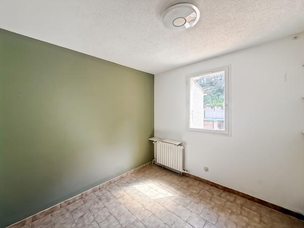 ERA PROVAIX - Maison Bouc Bel Air 5 pièce(s) 100 m2
