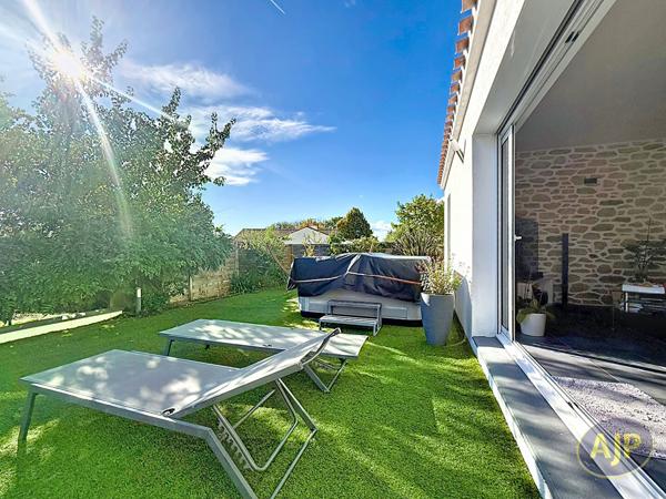Maison à vendre Sainte Pazanne - 5 pièces, 94m² avec 3 chambre(s) à 360 000€ - AJP Immobilier Sainte-Pazanne
