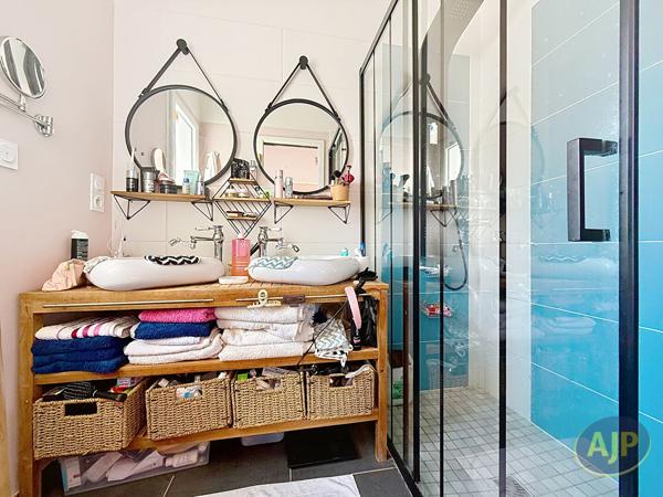 Maison à vendre Sainte Pazanne - 5 pièces, 94m² avec 3 chambre(s) à 360 000€ - AJP Immobilier Sainte-Pazanne