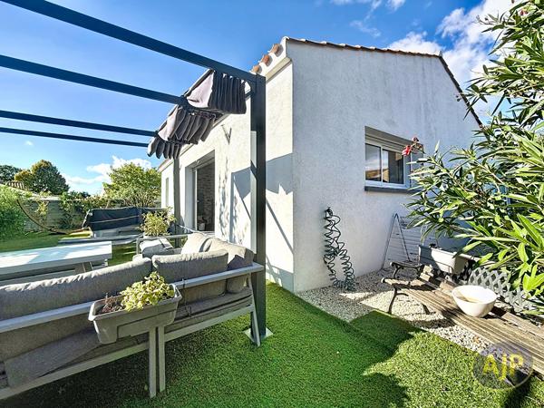 Maison à vendre Sainte Pazanne - 5 pièces, 94m² avec 3 chambre(s) à 360 000€ - AJP Immobilier Sainte-Pazanne