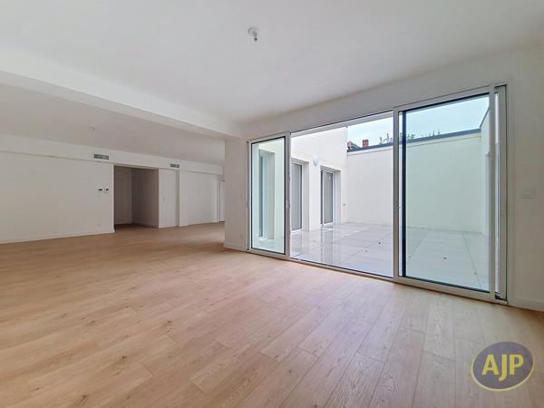 Appartement à vendre Bordeaux - 4 pièces, 138m² avec 3 chambre(s) à 690 000€ - AJP Immobilier Bordeaux Saint-Augustin