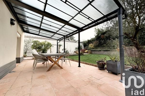 Maison à vendre 7 pièces 214 m² Saint-Thibault-des-Vignes