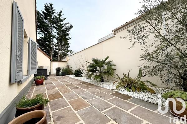 Maison à vendre 7 pièces 214 m² Saint-Thibault-des-Vignes