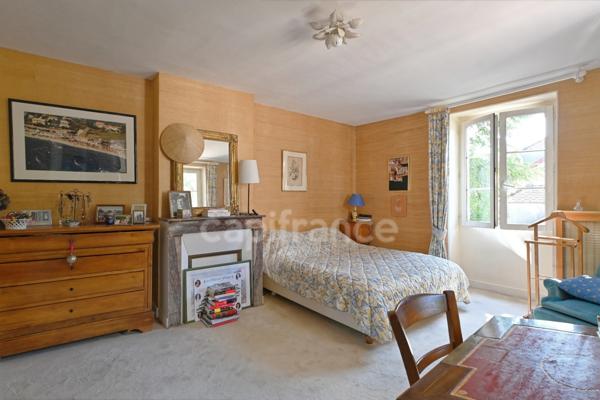 MAISONS LAFFITTE Château - Maison de 230m2, 5 chambres.