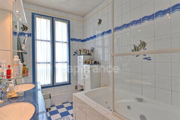 MAISONS LAFFITTE Château - Maison de 230m2, 5 chambres.