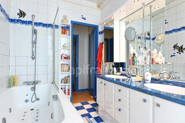 MAISONS LAFFITTE Château - Maison de 230m2, 5 chambres.