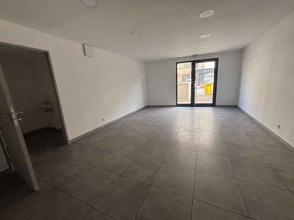 A louer, commerce, climatisation, Bureaux Marseille 12ème, Beaumont 1 pièce 35 m2