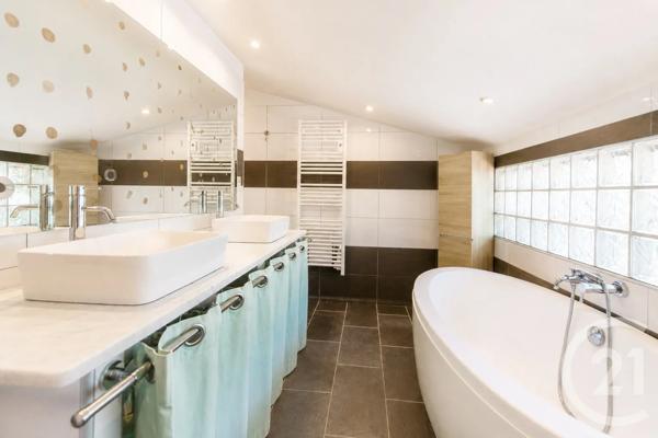Appartement T5 à vendre  5 pièces - 131 m 2   PORTO VECCHIO  - 201