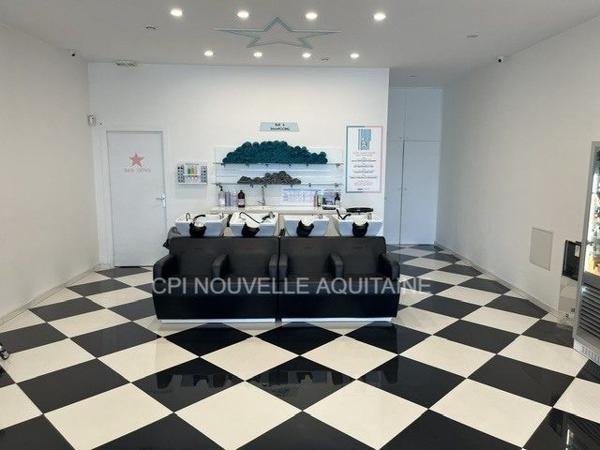 La Teste-de-Buch, Salon de coiffure env. 160m²