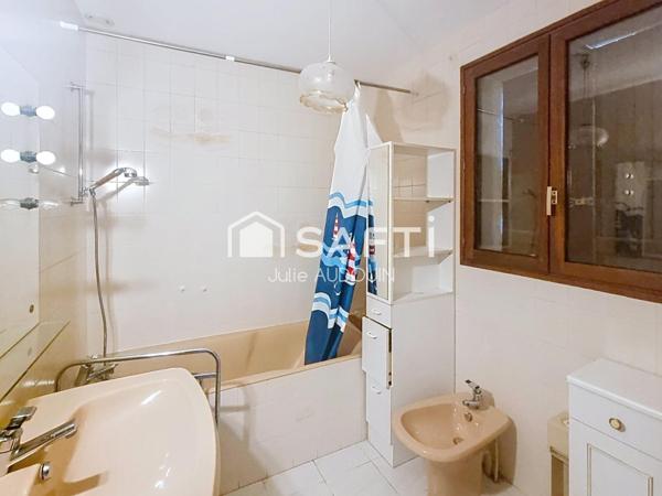 Pavillon de 119 m² sur grand terrain de 3 718 m²