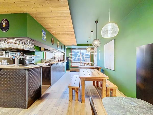 Murs commerciaux et local commercial à usage de bar-restaurant clé en main. galerie marchande d'une résidence de plus de 1000 logements au pied des pistes de ski