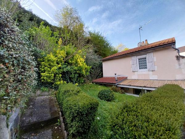 Maison Poitiers - Pierre Levée