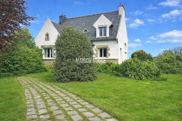 Maison en demi-niveaux, lumineuse, à repenser !