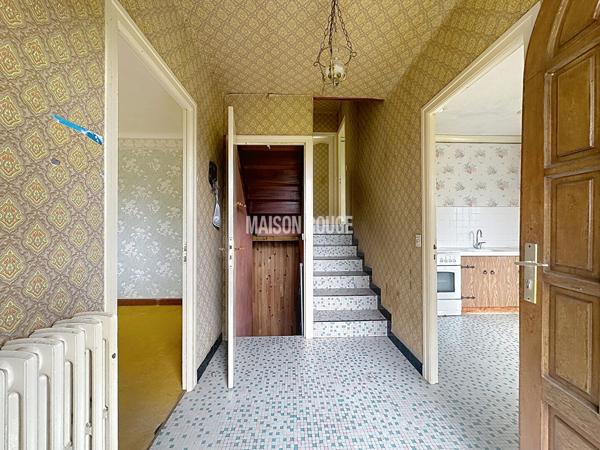 Maison en demi-niveaux, lumineuse, à repenser !
