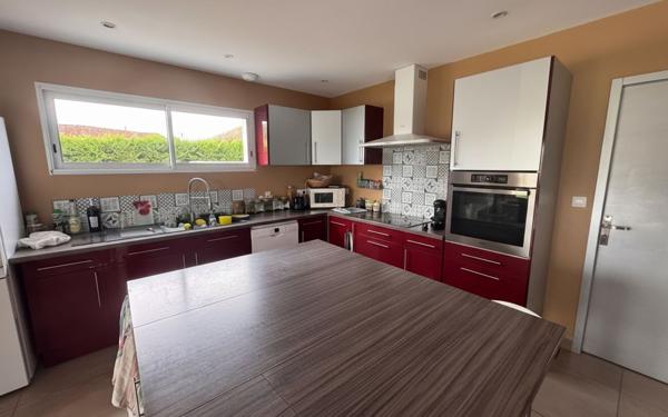 Maison à vendre    5 pièces • 152 m2 Pomarez