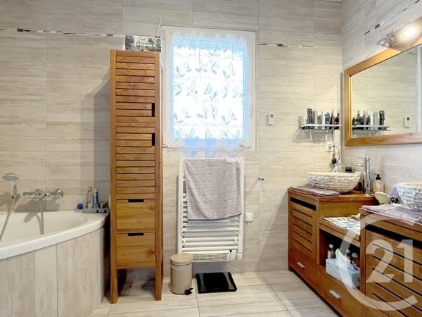 Maison à vendre  5 pièces - 134,20 m2 COMMEQUIERS - 85