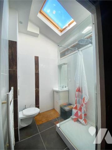 MAISON DE VILLAGE  avec cour - 2 LOGEMENTS - GARAGE