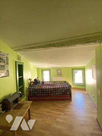 MAISON DE VILLAGE  avec cour - 2 LOGEMENTS - GARAGE