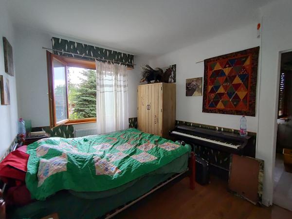 Maison - 9 pièces - 200 m²