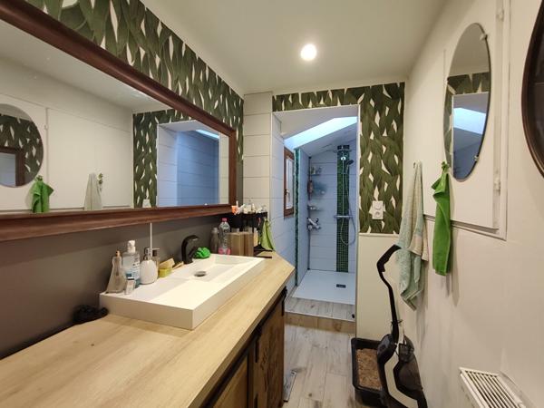 Maison - 9 pièces - 200 m²