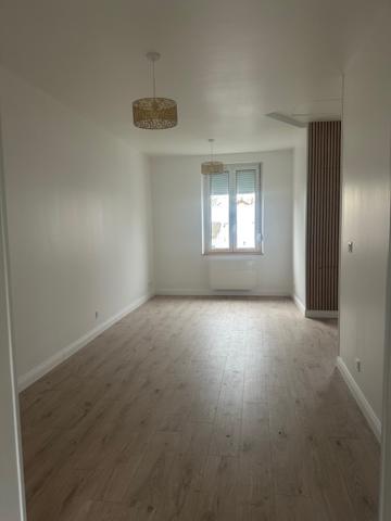 MAISON F2 EN TRÈS BON ÉTAT AVEC JARDIN PROCHE CENTRE-VILLE CHÂTELLERAULT Réf M.49