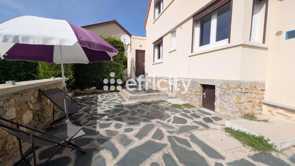 Maison
         4 pièces
        - 82 m² 310 000 € *