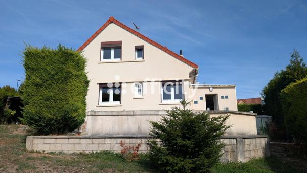 Maison
         4 pièces
        - 82 m² 310 000 € *