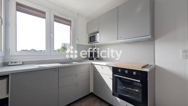 Maison
         4 pièces
        - 82 m² 310 000 € *