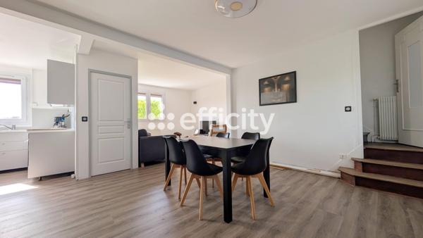 Maison
         4 pièces
        - 82 m² 310 000 € *