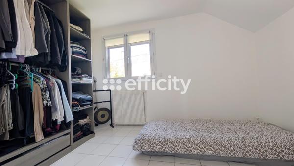 Maison
         4 pièces
        - 82 m² 310 000 € *