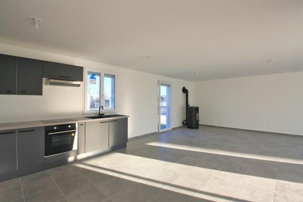 Jolie maison moderne de 129 m², 3 chambres, sur un terrain de 1300 m².