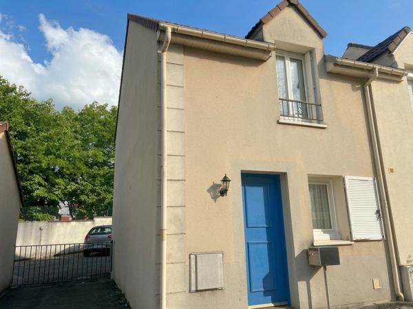 EXCLUSIVITÉ – Maison 3 pièces avec garage, parking et terrasse dans un quartier familial