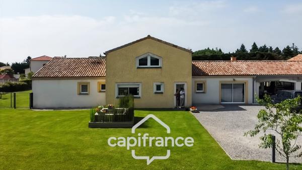 Maison de standing à Vernosc-lès-Annonay – Beaux volumes et parc arboré de plus de 3 000 m².