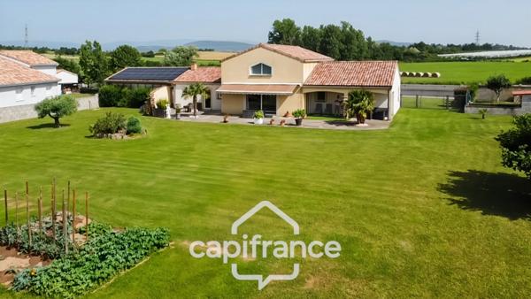 Maison de standing à Vernosc-lès-Annonay – Beaux volumes et parc arboré de plus de 3 000 m².