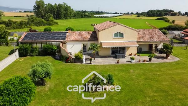 Maison de standing à Vernosc-lès-Annonay – Beaux volumes et parc arboré de plus de 3 000 m².