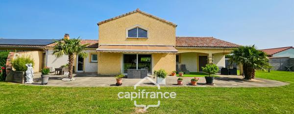 Maison de standing à Vernosc-lès-Annonay – Beaux volumes et parc arboré de plus de 3 000 m².