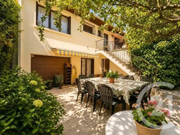 Maison à vendre  7 pièces - 193 m 2   LIVRY GARGAN  - 93
