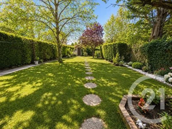 Maison à vendre  7 pièces - 193 m 2   LIVRY GARGAN  - 93