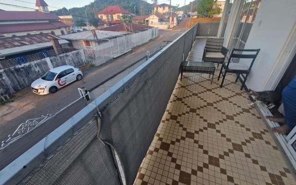 Immeuble à vendre    8 pièces •  Remire-Montjoly