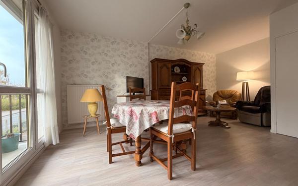 Appartement à vendre    3 pièces • 60,50 m2 Compiègne