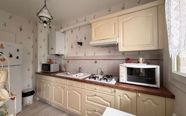 Appartement à vendre    3 pièces • 60,50 m2 Compiègne